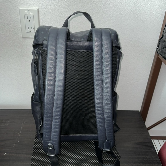 HENRY BACKPACK STAR DOT PRINT LEATHER
COACH F59306 MIDNIGHT-NAVY/BLUE-STAR-DOT - Picture 2 of 7